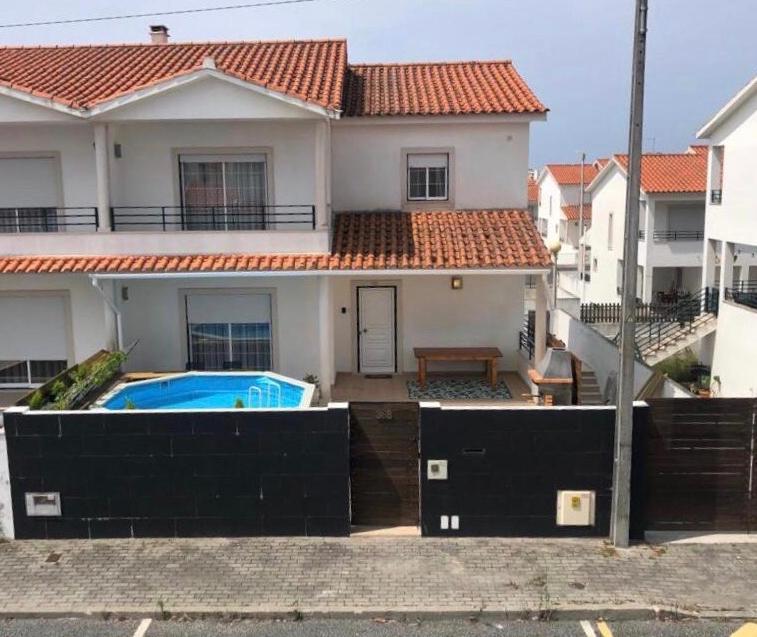 Big Wave Casa Nazare